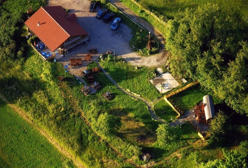 Le Chalet Du Chemin Et Sa Roulotte Berviller-en-Moselle Экстерьер фото
